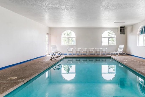 Rodeway Inn & Suites Monticello zwembad